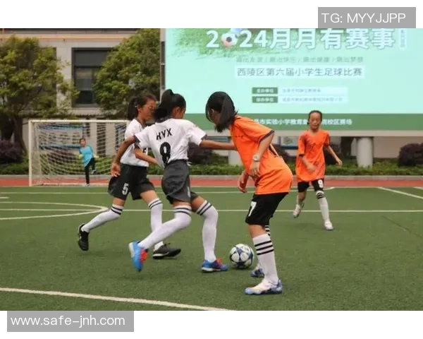 小学足球放松活动促进学生身心健康与团队合作精神的探索与实践 小学足球放松活动促进学生身心健康与团队合作精神的探索与实践