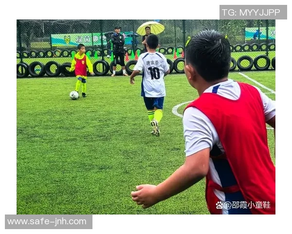 追寻梦想的脚步2013足球少年在绿茵场上的成长与奋斗故事